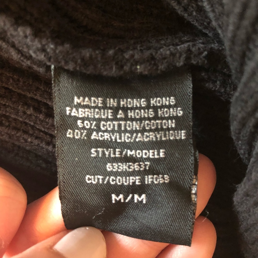 Guess Sweater - Picture 7 of 7
